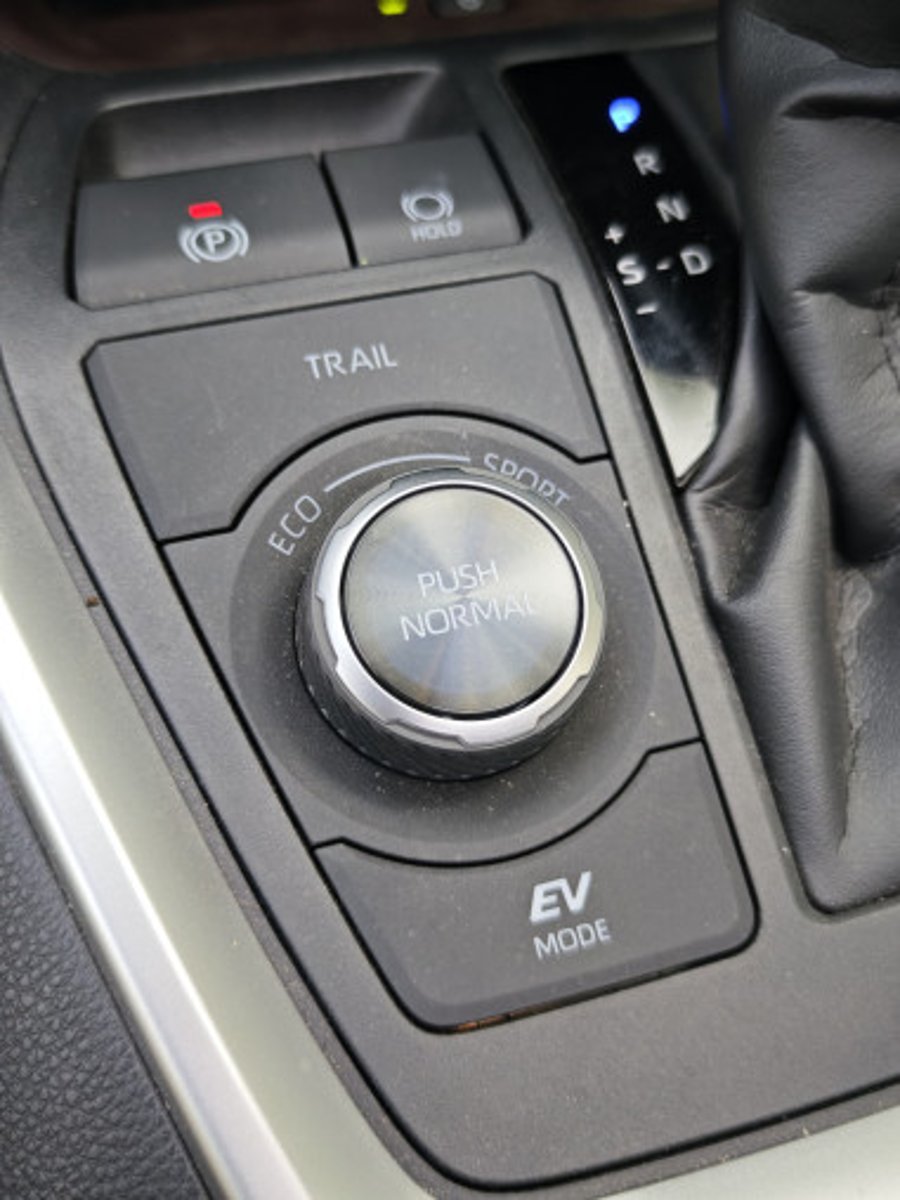 Toyota RAV4 2025 - Imagen 11 de 14