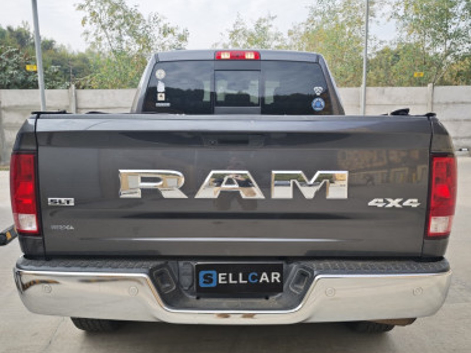 RAM 1500 2020 - Foto 4 de 11
