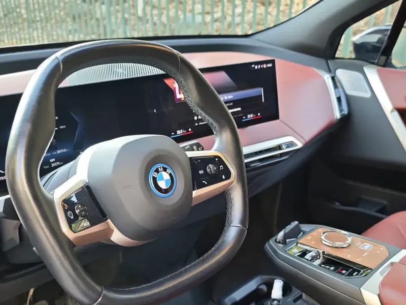 BMW IX 2023 - Imagen 9 de 20
