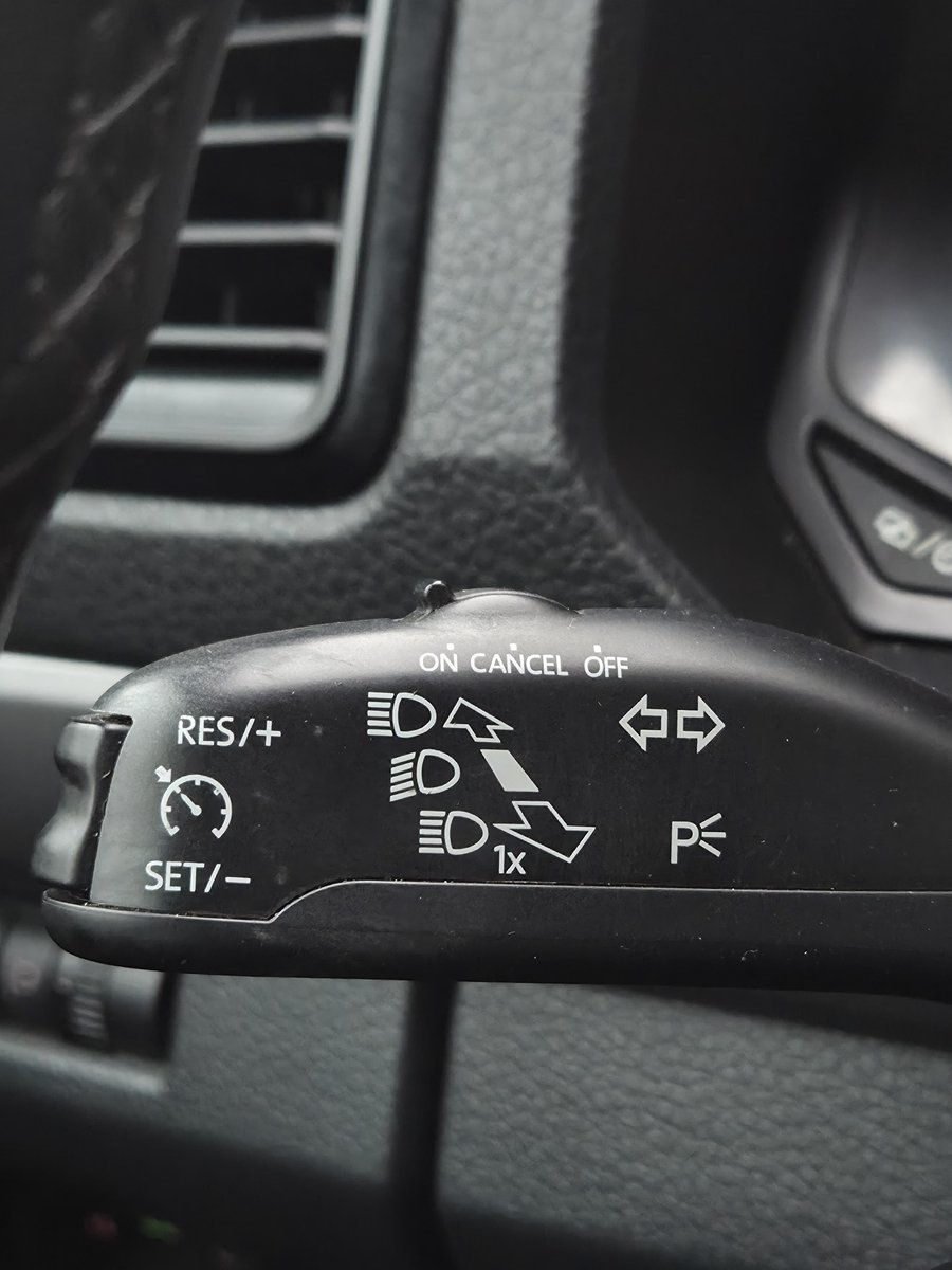 Volkswagen AMAROK 2023 - Imagen 8 de 14