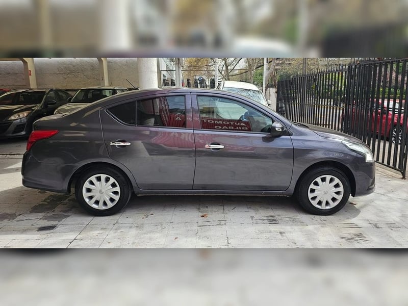 Nissan VERSA MT 2021 - Imagen 7 de 15