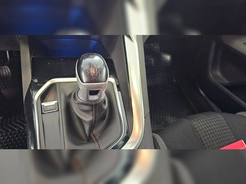 Peugeot 3008 1.5 ACTIVE MT DIESEL 2019 - Imagen 14 de 20