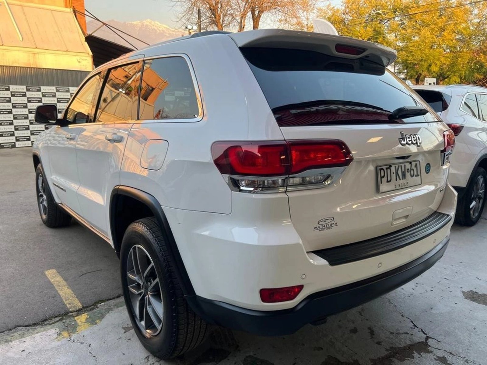 Jeep GRAND CHEROKEE LAREDO 2021 - Imagen 6 de 15