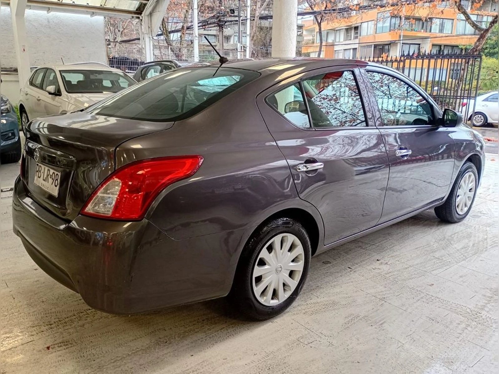 Nissan VERSA Sense MT 2020 - Foto 5 de 15