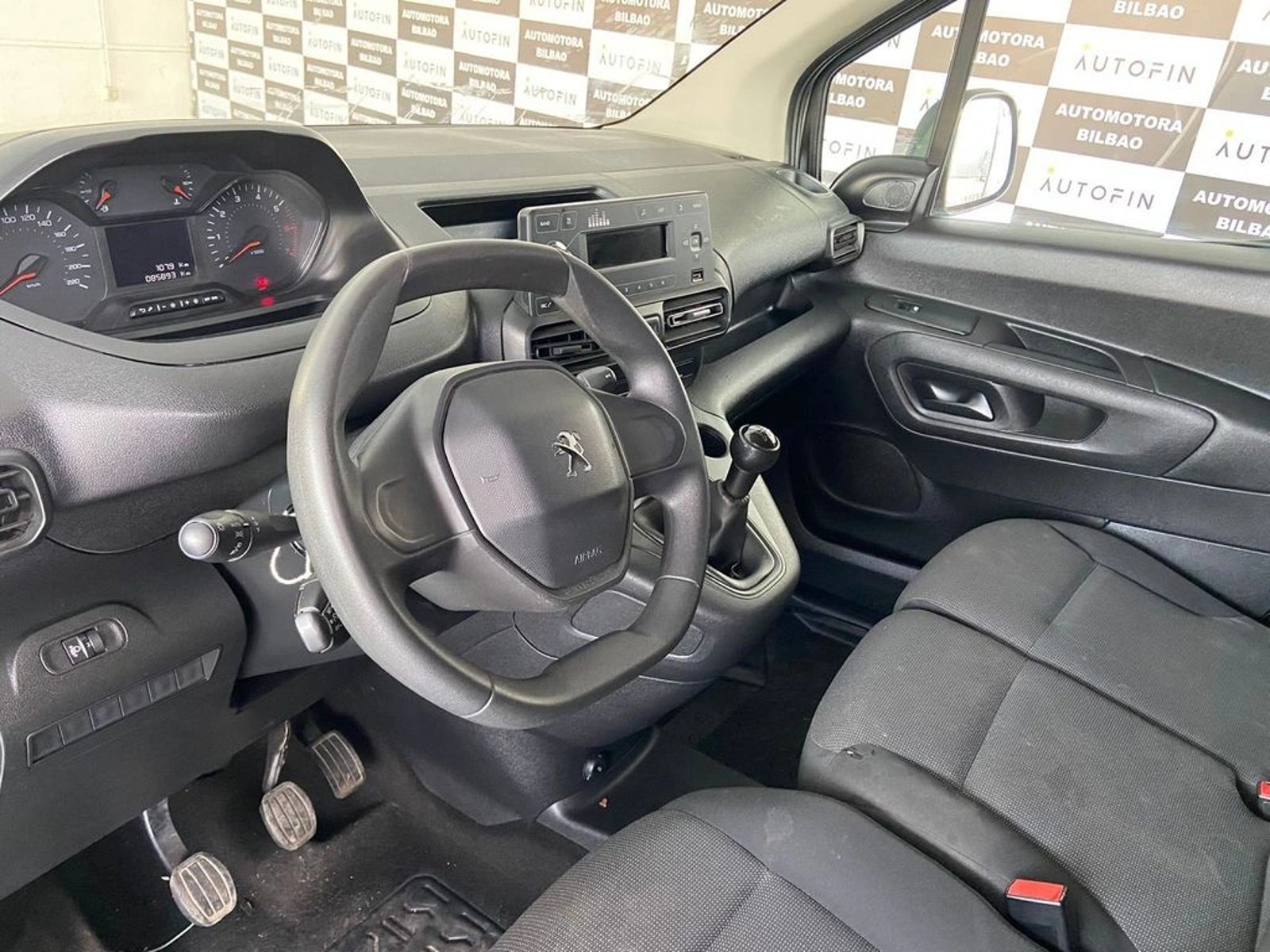 PEUGEOT PARTNER 1.6 MT AC 2AB BT DIESEL 2021 - Imagen 12 de 17