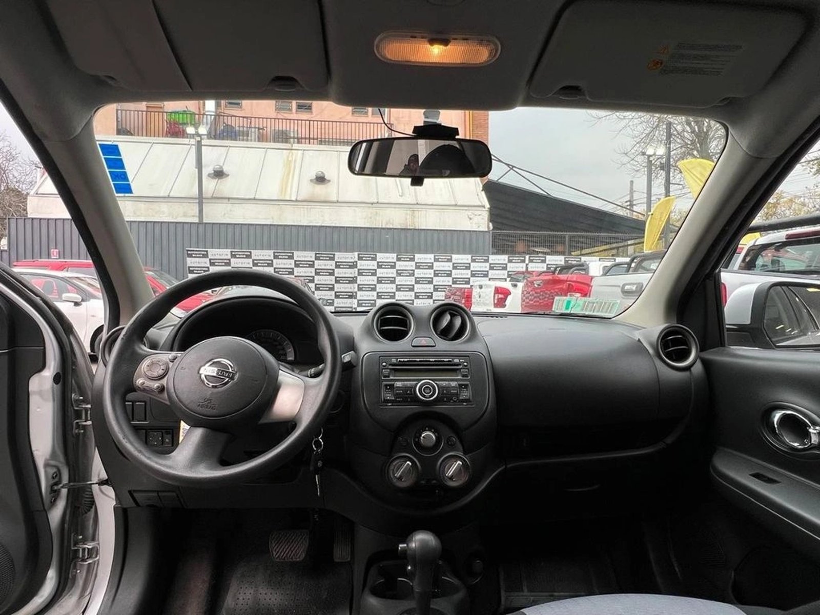 Nissan MARCH gl 2014 - Imagen 9 de 12