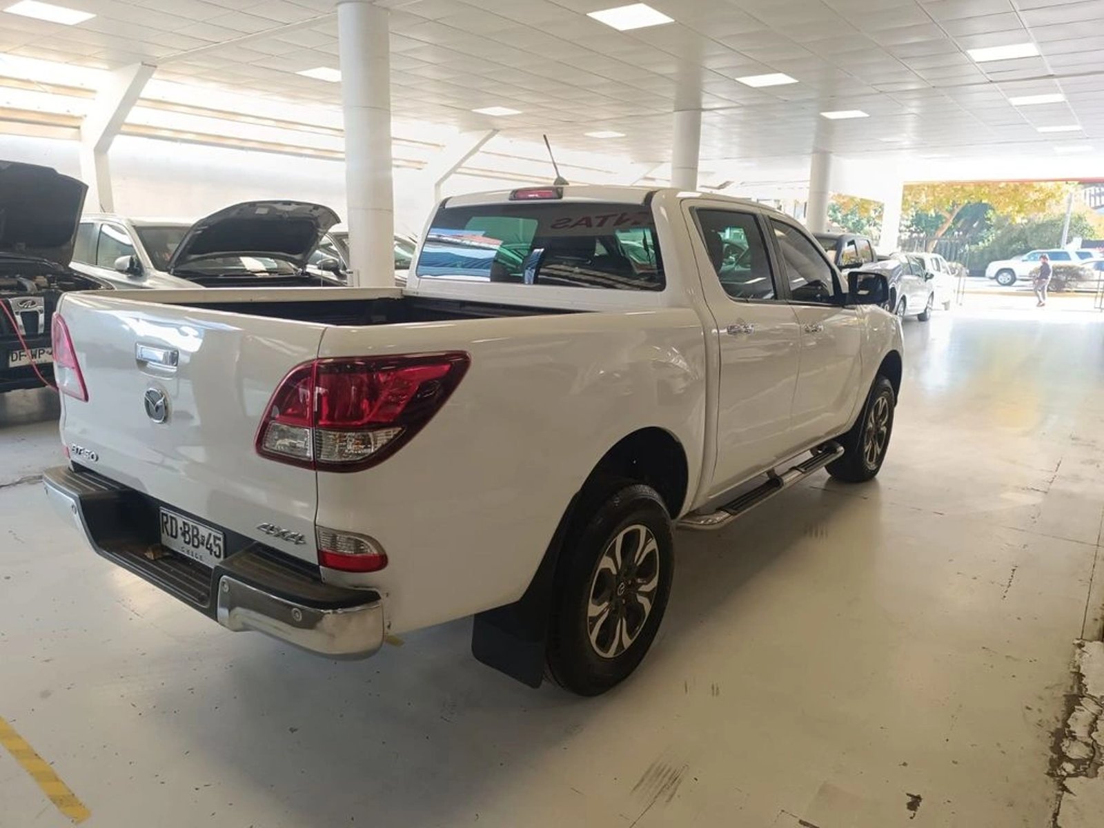 Mazda BT-50 DCAB 4X4 2.2 Mt 2021 - Foto 5 de 14