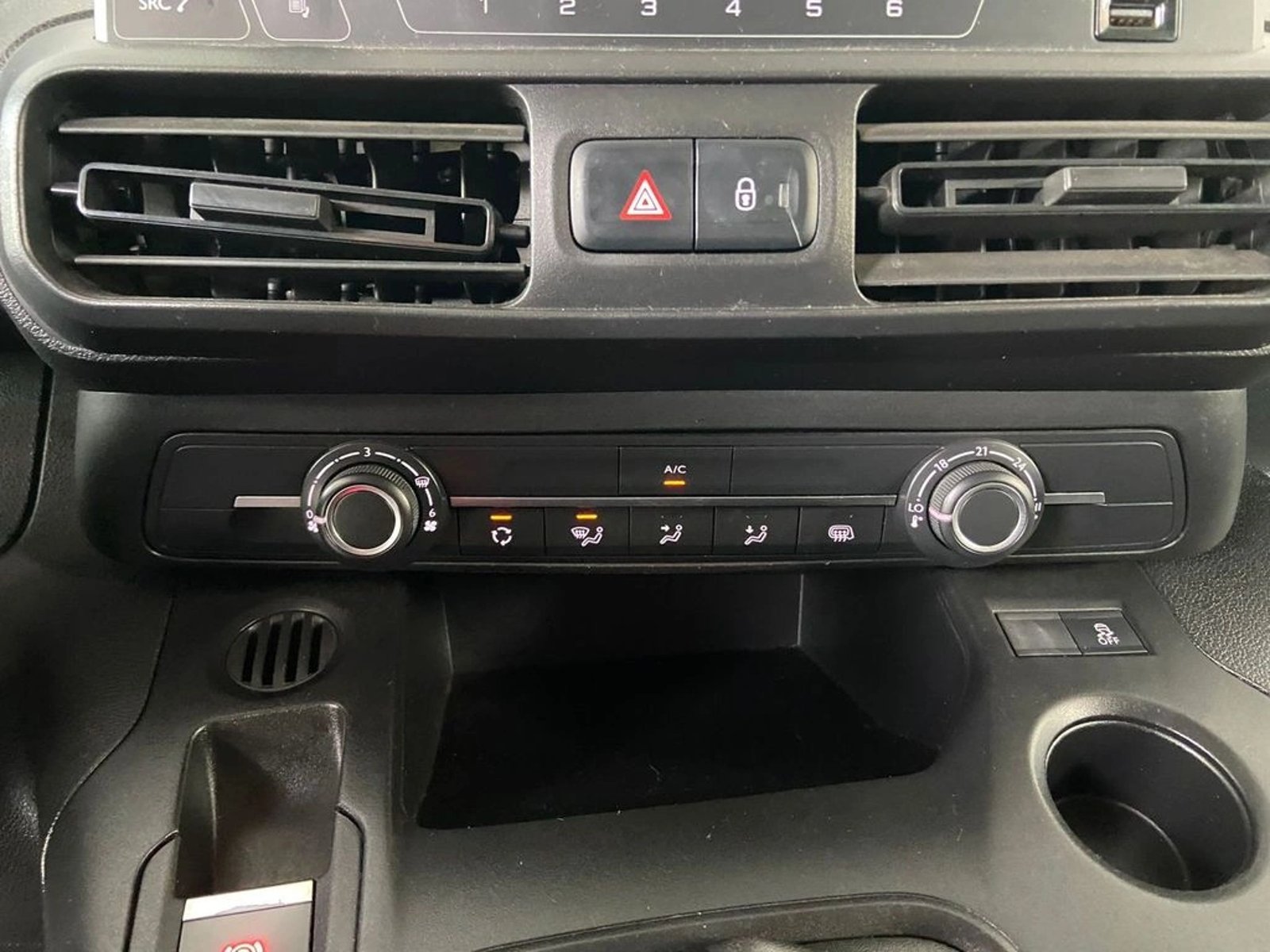PEUGEOT PARTNER 1.6 MT AC 2AB BT DIESEL 2021 - Imagen 11 de 17
