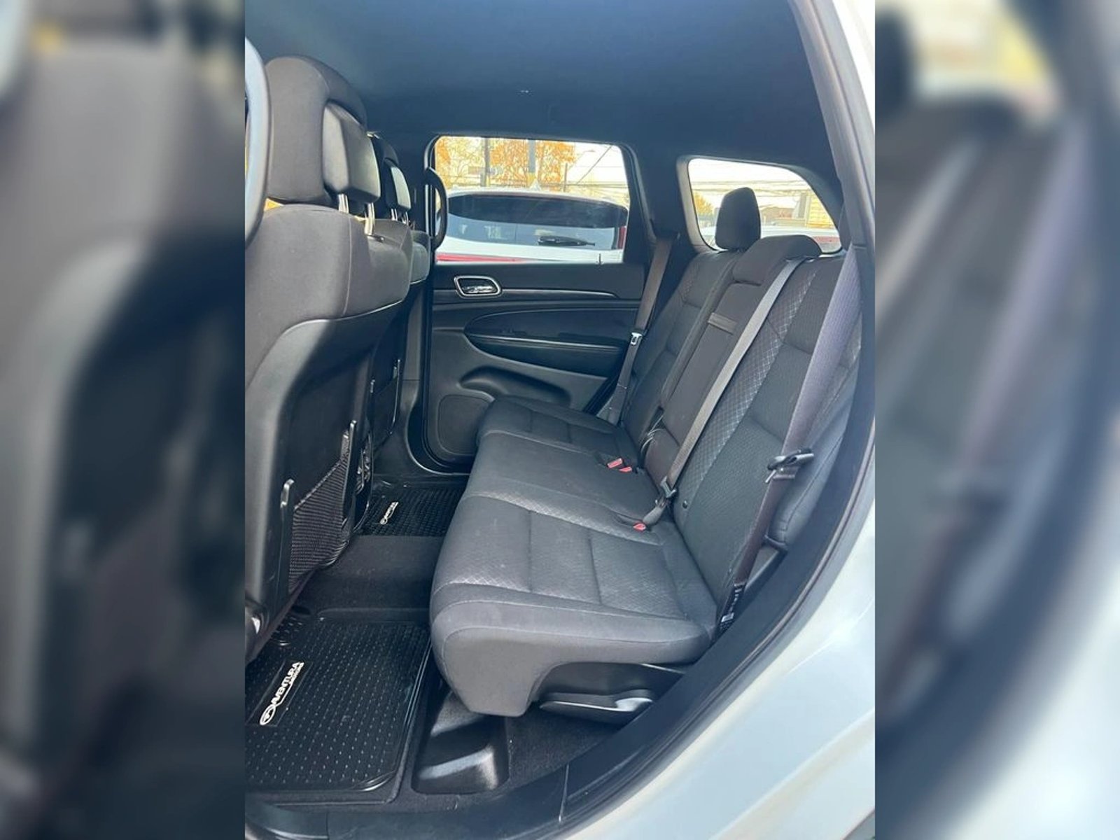 Jeep GRAND CHEROKEE LAREDO 2021 - Imagen 11 de 15