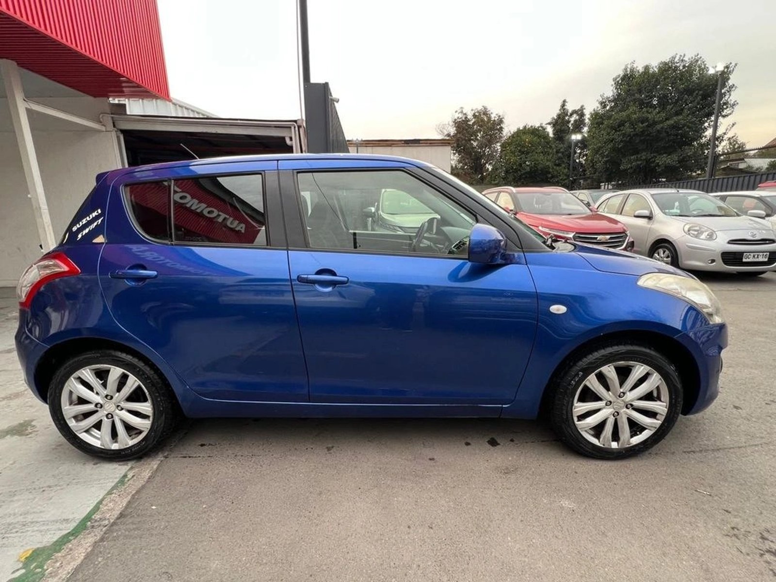 Suzuki SWIFT gls 2017 - Foto 4 de 13