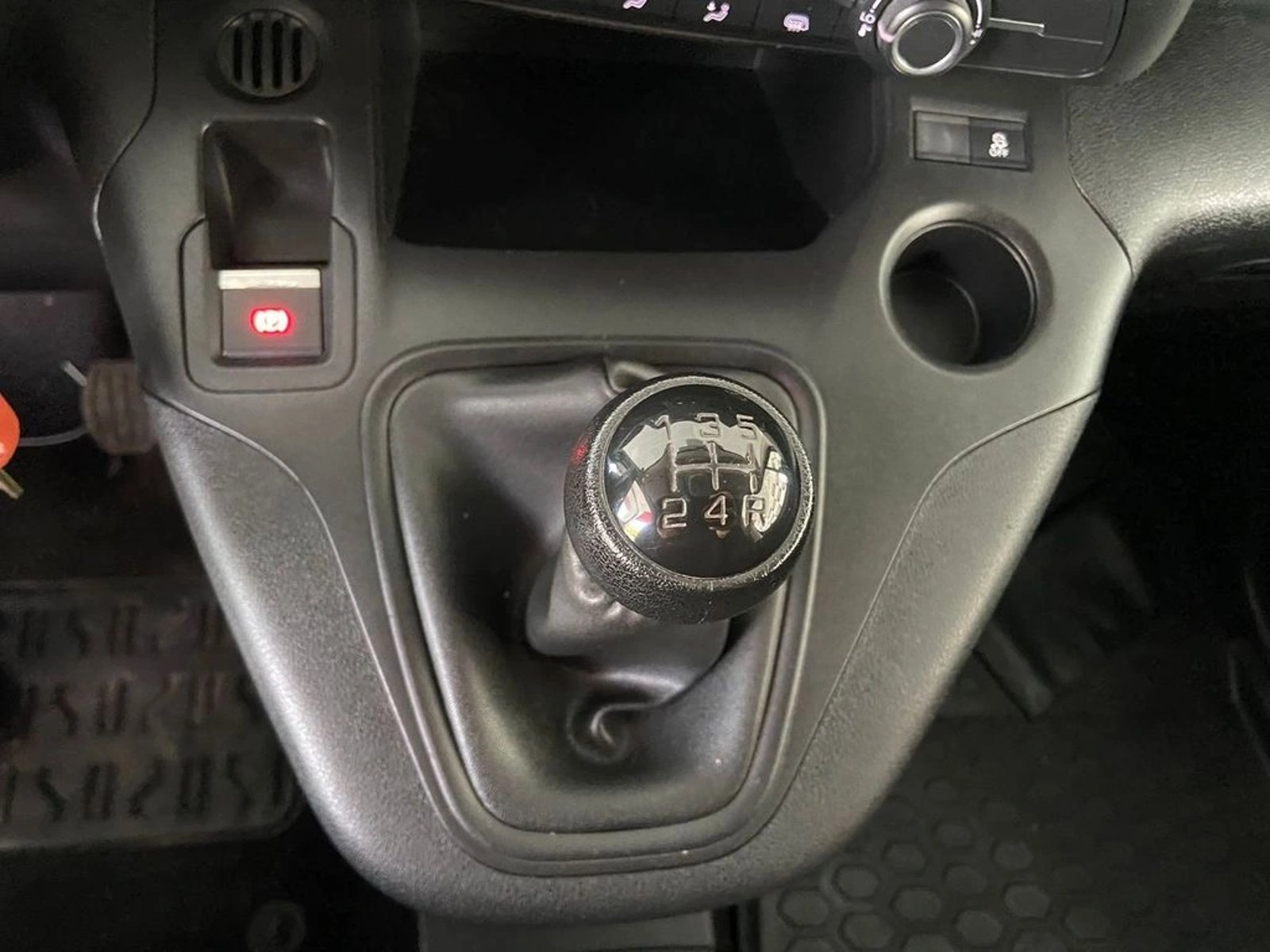 PEUGEOT PARTNER 1.6 MT AC 2AB BT DIESEL 2021 - Imagen 10 de 17