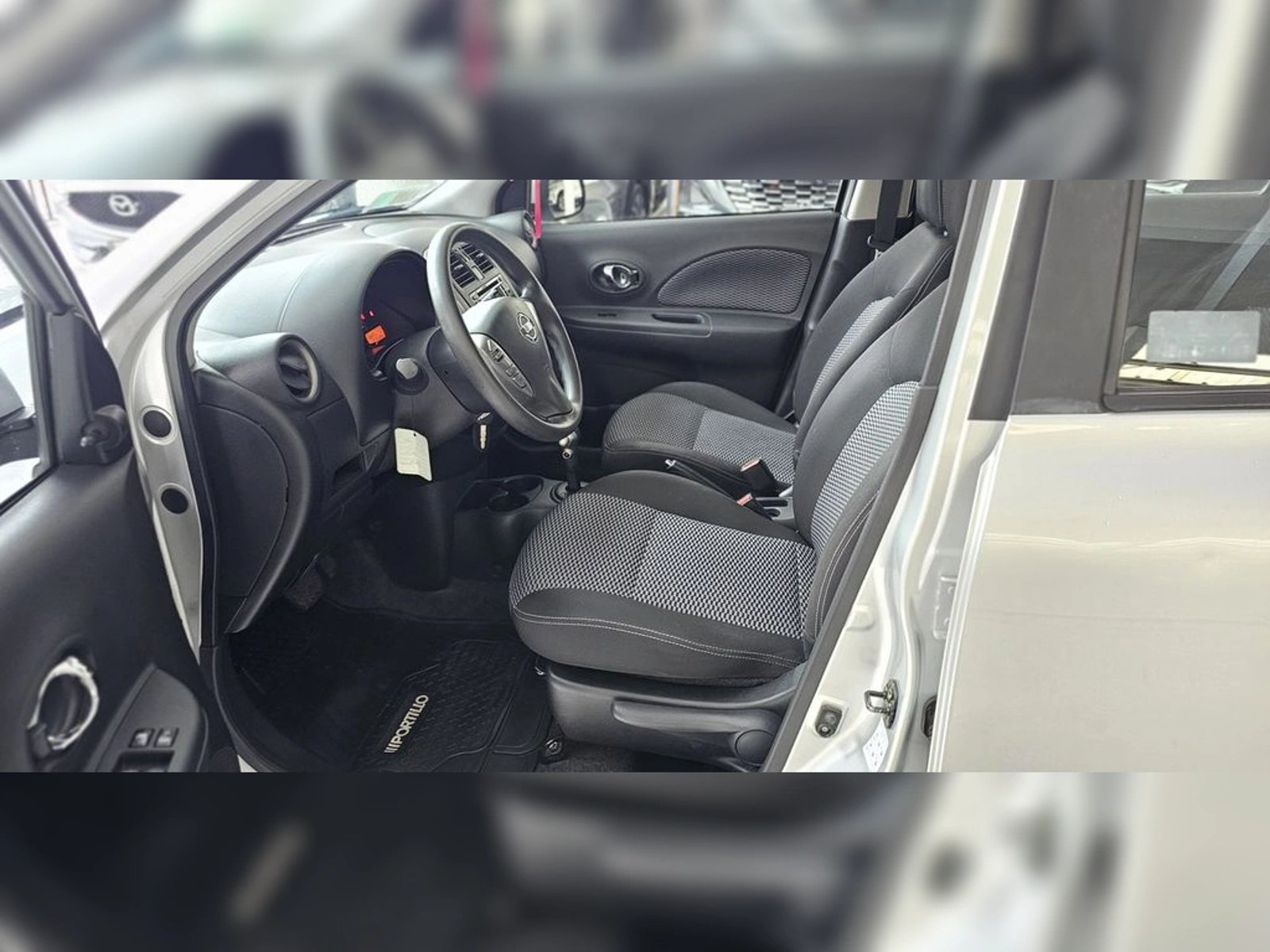 Nissan 180 MARCH 1.6 SENSE AC AT 2018 2018 - Imagen 17 de 20