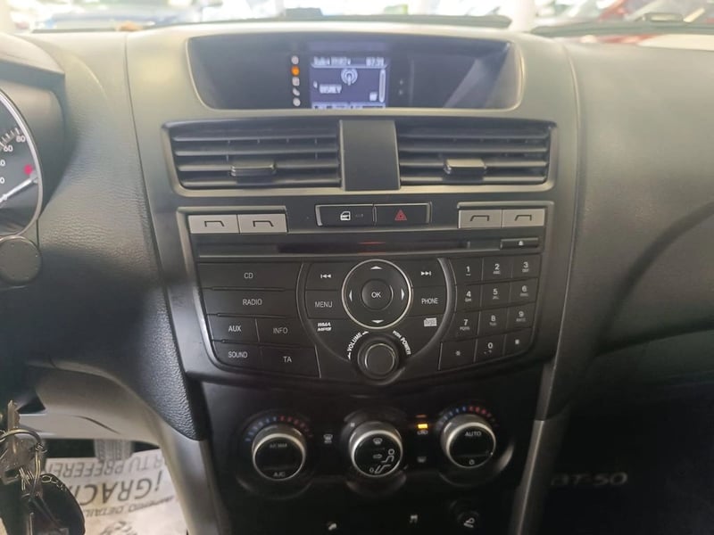 Mazda BT-50 DCAB 4X4 2.2 Mt 2021 - Imagen 10 de 14