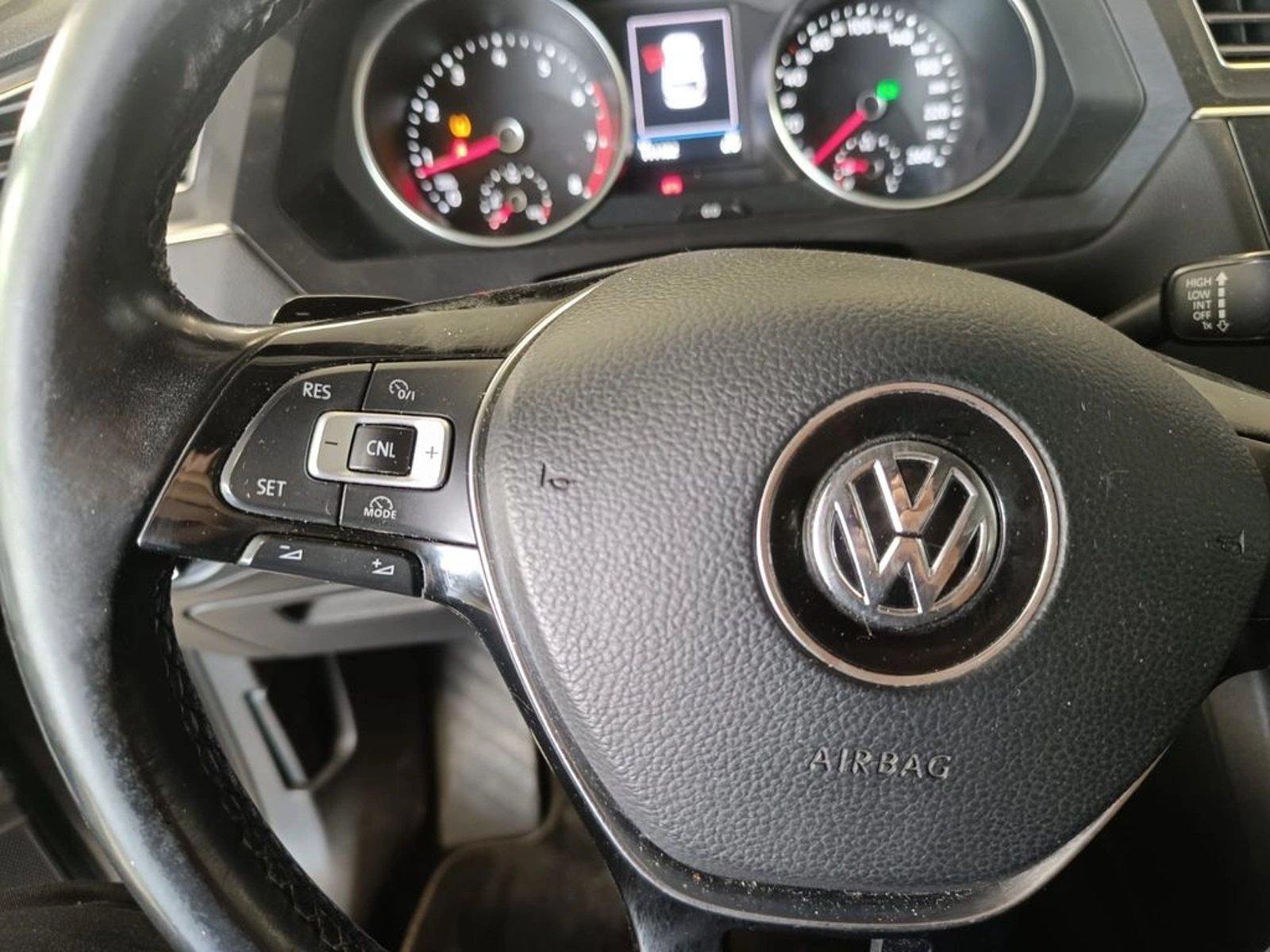 VOLKSWAGEN TIGUAN TSI 1.4 AUT 2018 - Imagen 12 de 14