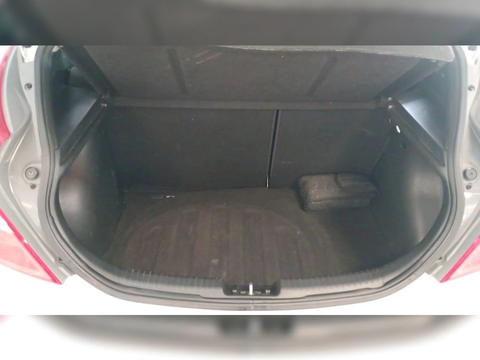 Hyundai ACCENT RB GL 1,6 AUT 2017 - Foto 5 de 20