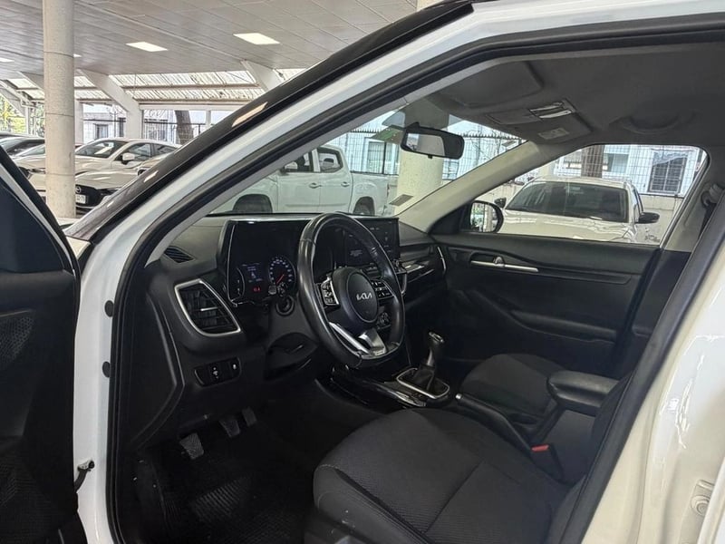 Kia SELTOS MPI 6MT 2023 - Imagen 9 de 12