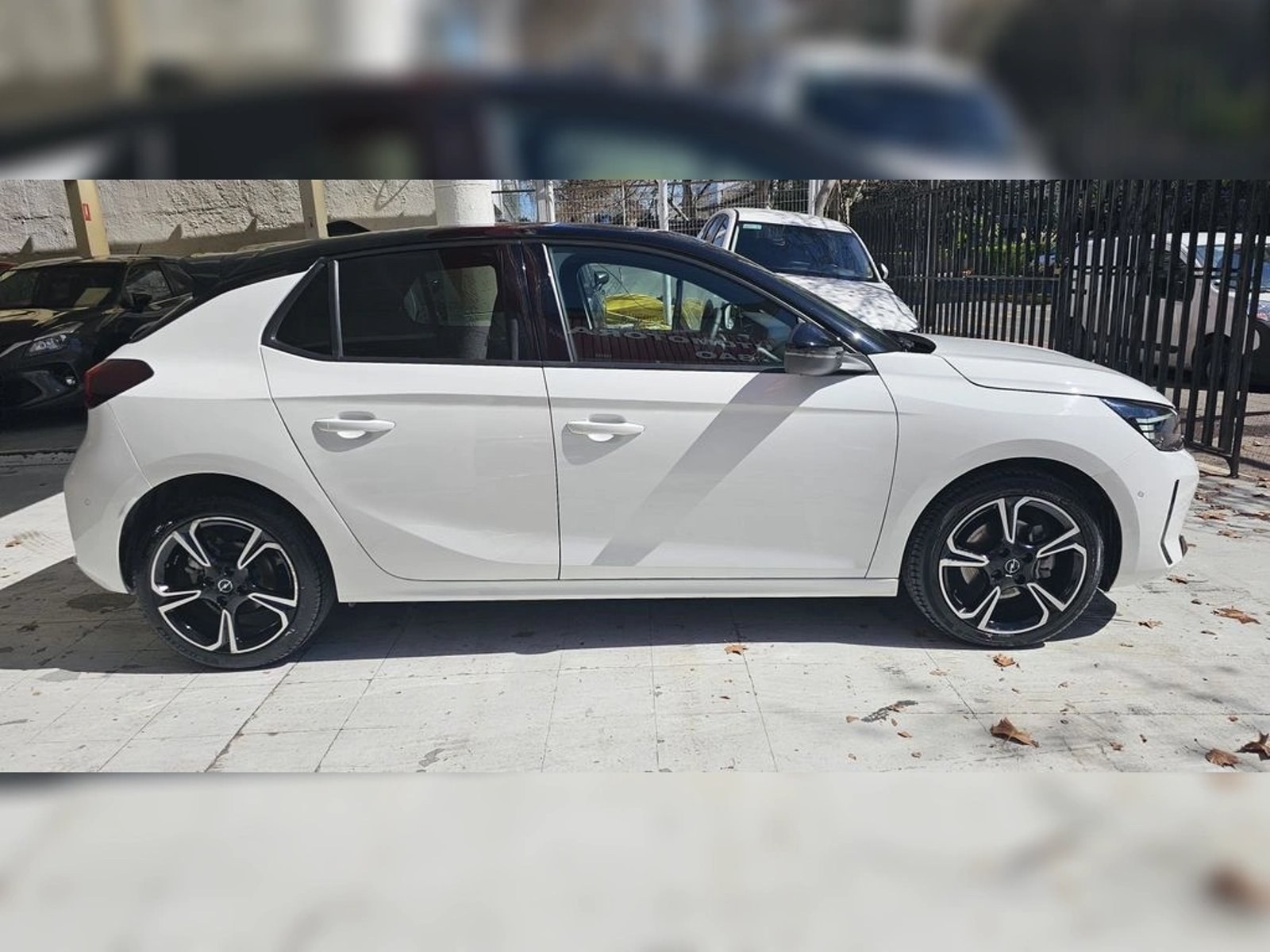 Opel CORSA 1.2 GS LINE AT 2024 - Foto 2 de 13