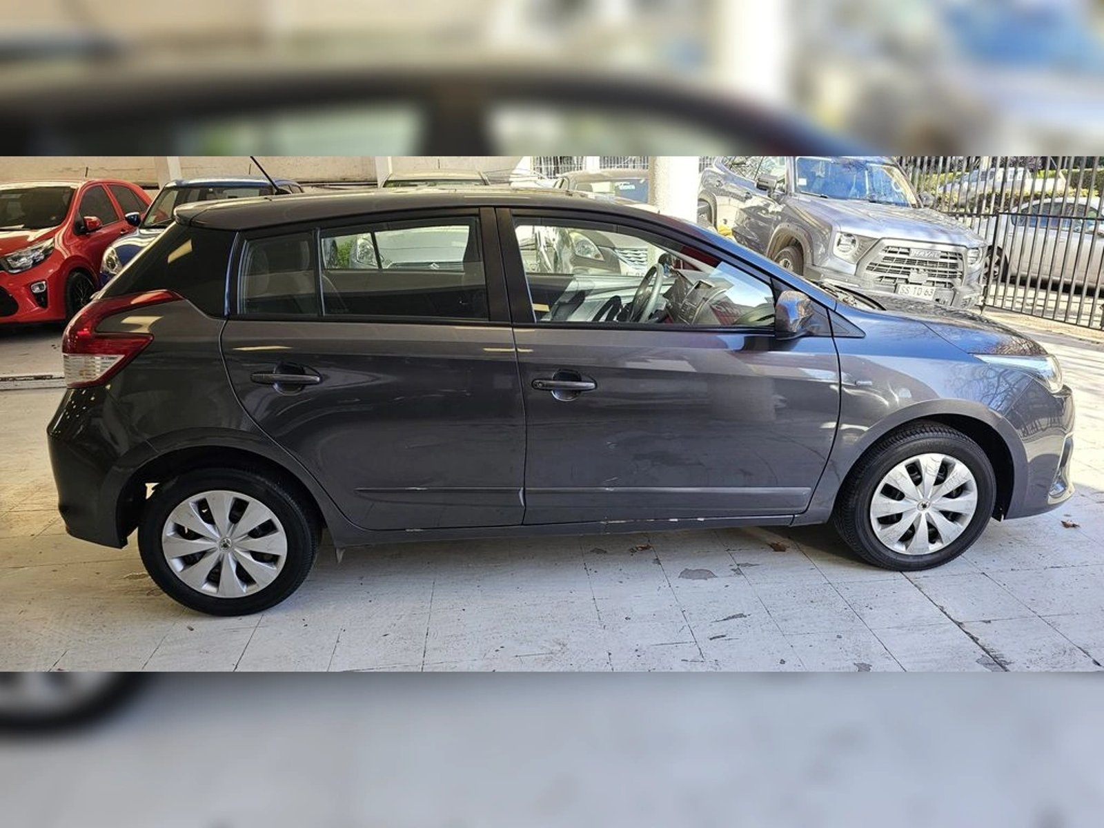 Toyota YARIS 1.5 SPORT GLI  AT 2017 - Imagen 6 de 11