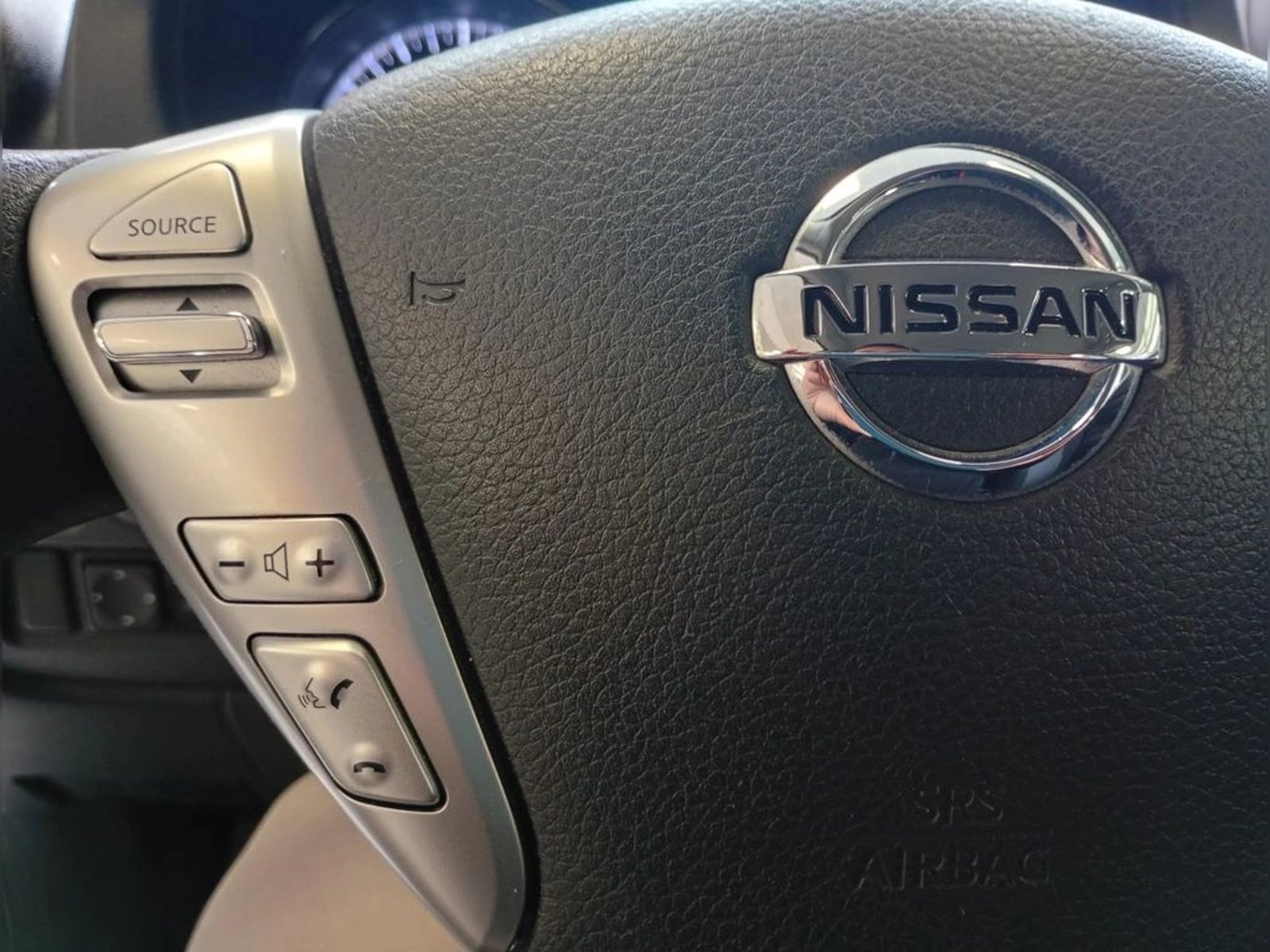 Nissan VERSA Sense MT 2020 - Foto 4 de 15