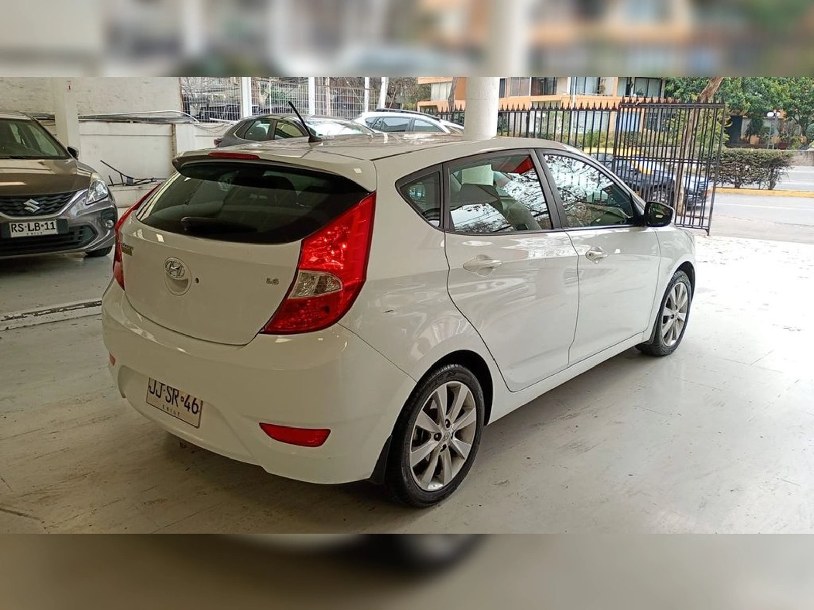Hyundai ACCENT RB GL 1,6 AUT 2017 - Imagen 10 de 20