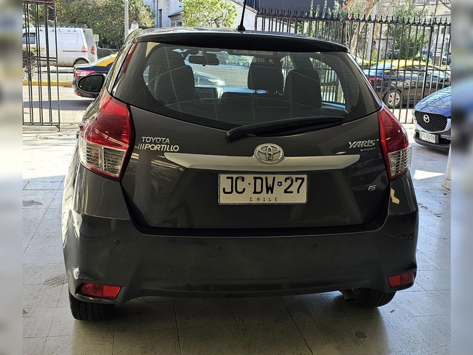 Toyota YARIS 1.5 SPORT GLI  AT 2017 - Imagen 4 de 11