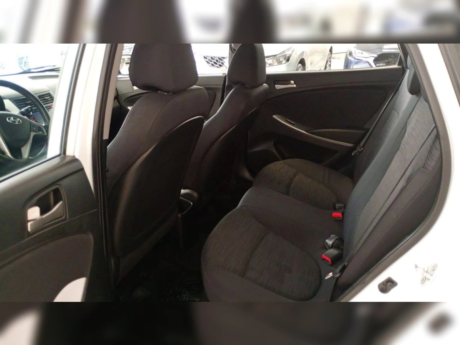 Hyundai ACCENT RB GL 1,6 AUT 2017 - Imagen 12 de 20