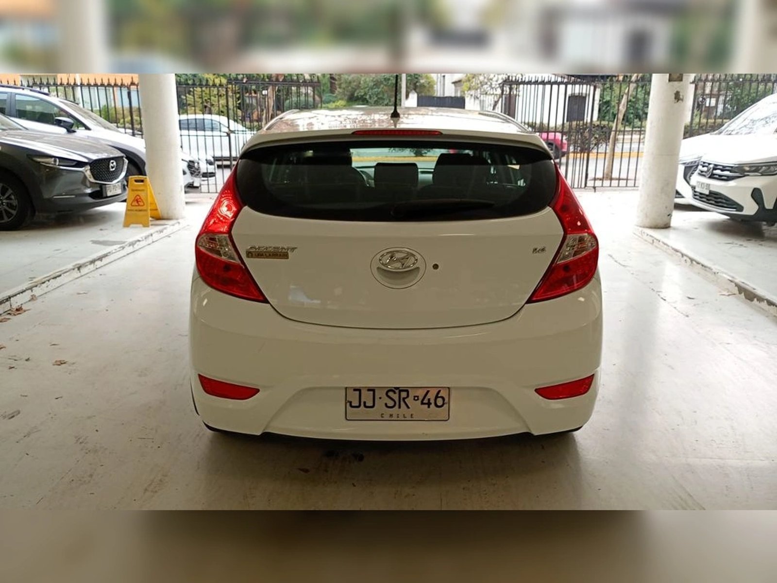 Hyundai ACCENT RB GL 1,6 AUT 2017 - Foto 4 de 20