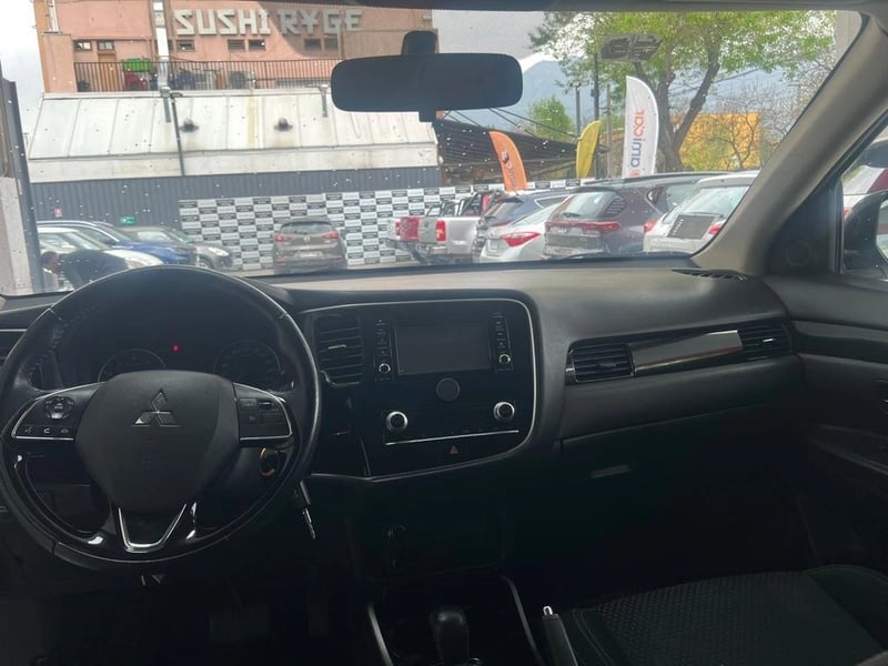 Mitsubishi OUTLANDER CVT 2.0 AUT 2022 - Imagen 13 de 14