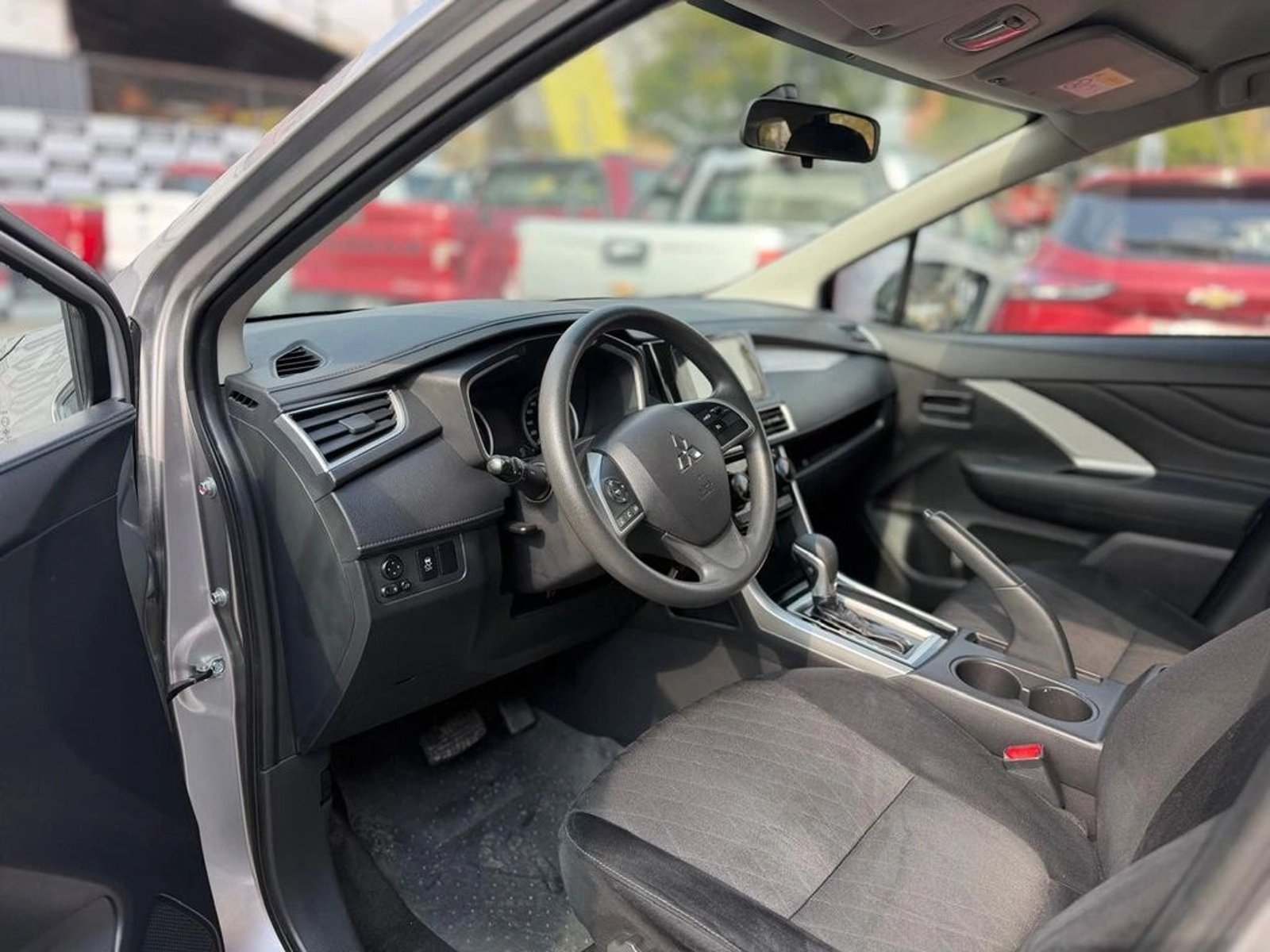 Mitsubishi XPANDER GLX 2024 - Imagen 8 de 12