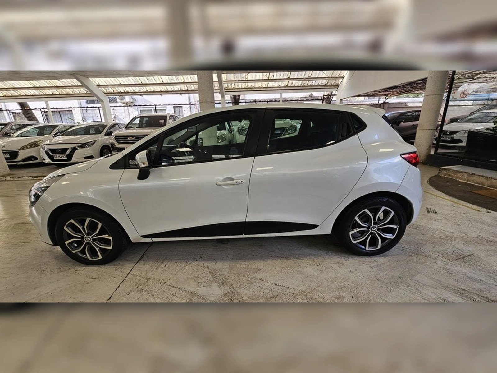 RENAULT CLIO CLIO EXPRESSION 1.2 2017 - Imagen 5 de 18