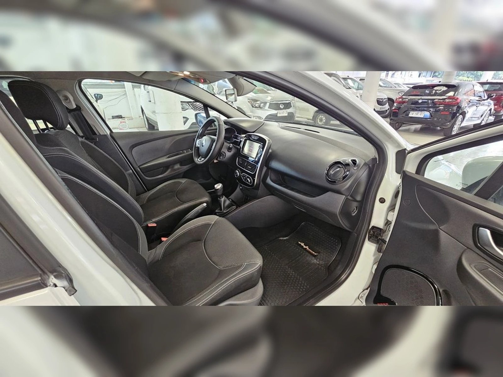 RENAULT CLIO CLIO EXPRESSION 1.2 2017 - Imagen 14 de 18