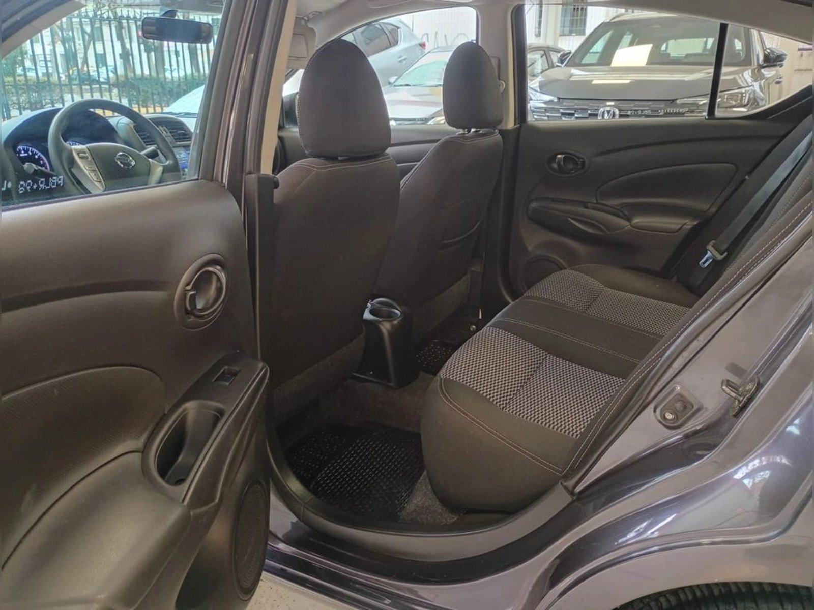 Nissan VERSA Sense MT 2020 - Imagen 14 de 15