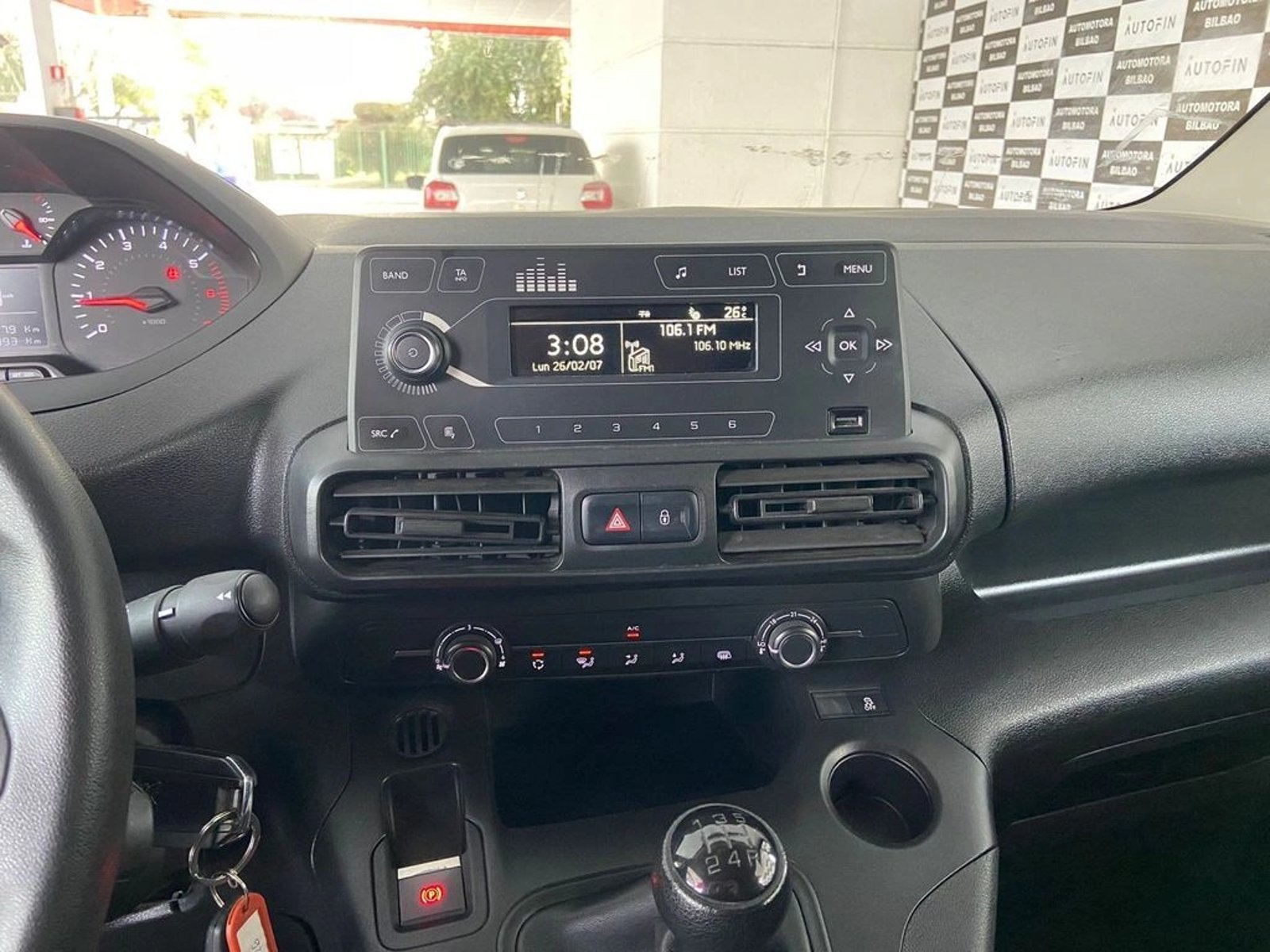 PEUGEOT PARTNER 1.6 MT AC 2AB BT DIESEL 2021 - Imagen 14 de 17