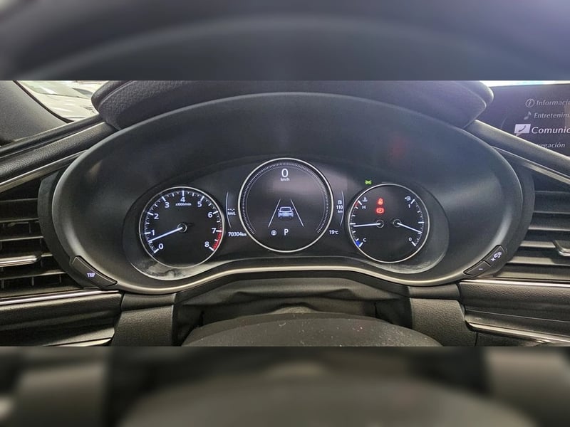 Mazda 3 SPORT CORE AT 2025 2025 - Imagen 13 de 15
