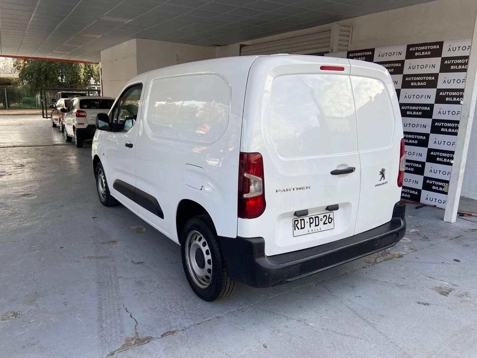 Peugeot PARTNER 1.6 MT AC 2AB BT DIESEL 2021 - Foto 4 de 17