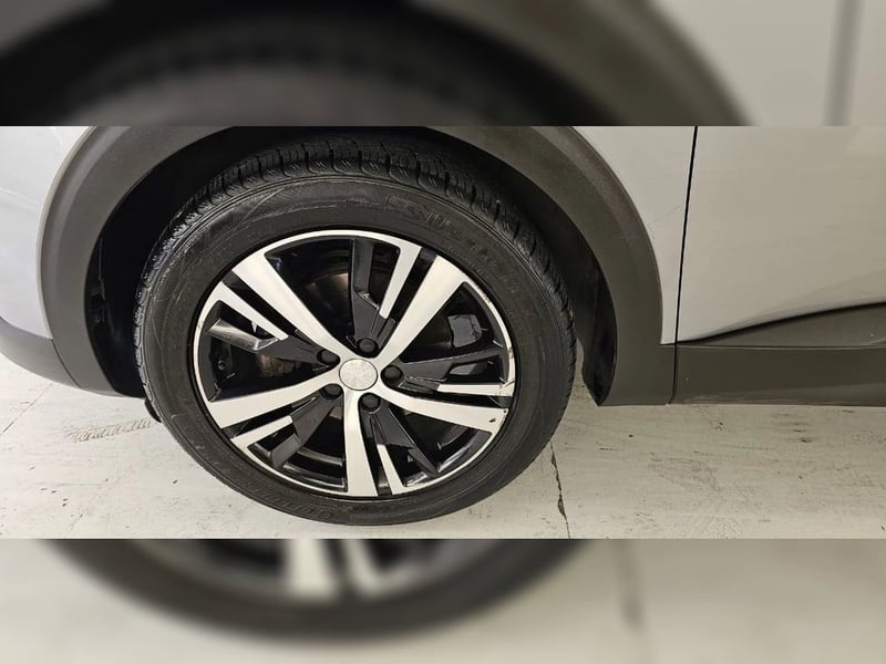 Peugeot 3008 1.5 ACTIVE MT DIESEL 2019 - Imagen 17 de 20