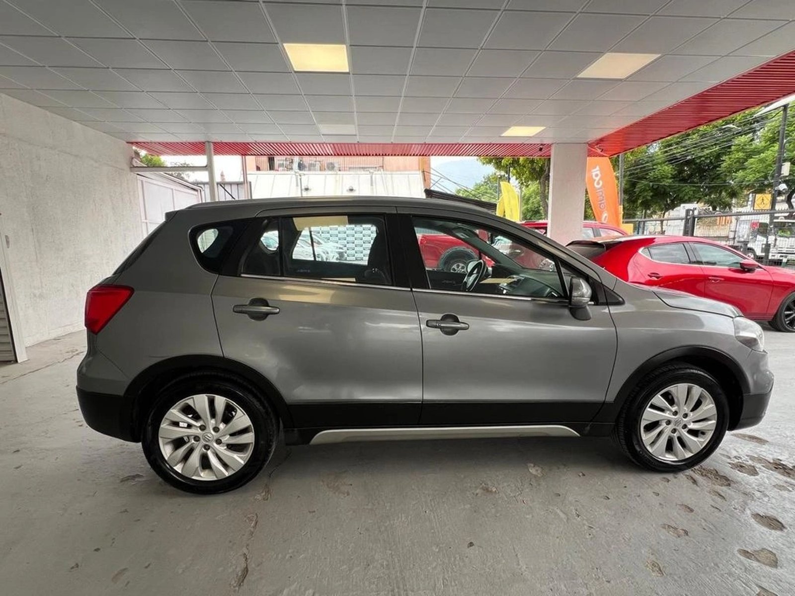 SUZUKI S-CROSS GLX 2017 - Imagen 4 de 16