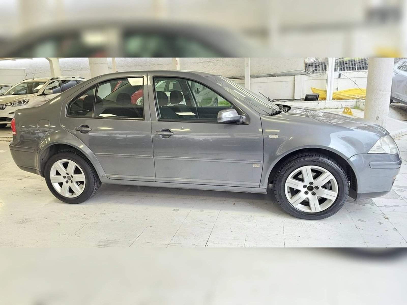 Volkswagen BORA A4 TRENDLINE SKY 2011 - Imagen 11 de 20
