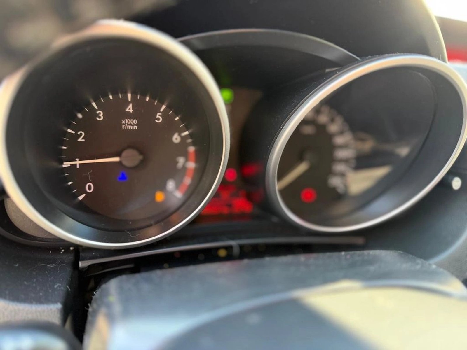 Mazda 5 5 v 2.0 2016 - Imagen 13 de 14
