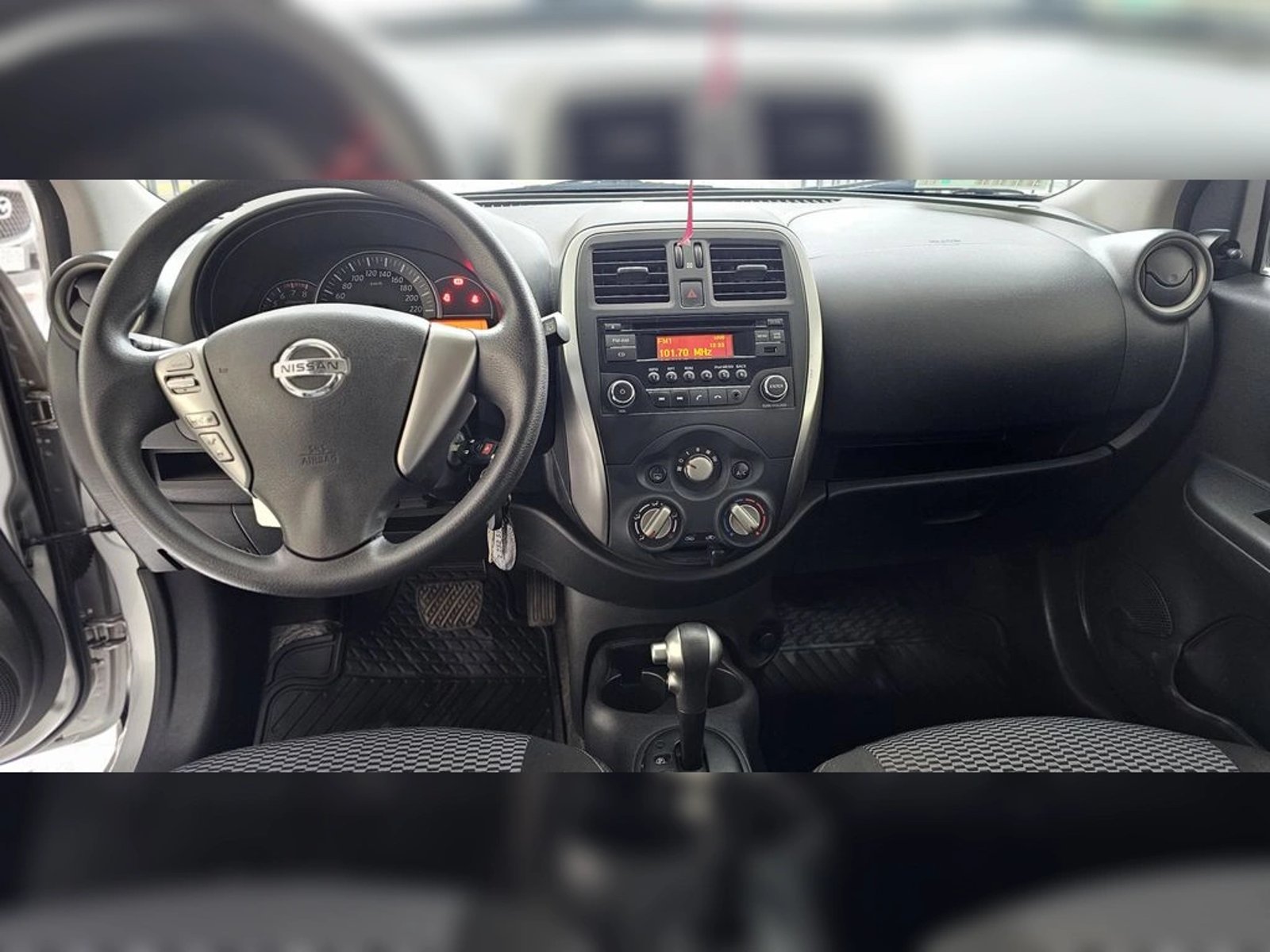 Nissan 180 MARCH 1.6 SENSE AC AT 2018 2018 - Imagen 19 de 20
