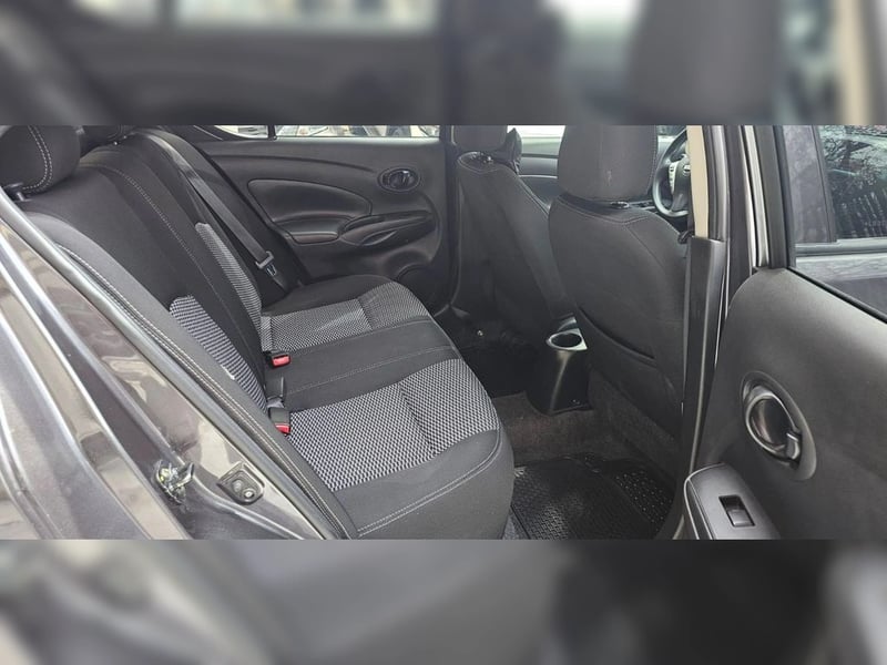 Nissan VERSA MT 2021 - Imagen 13 de 15