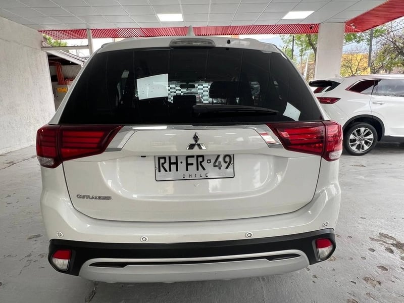 Mitsubishi OUTLANDER CVT 2.0 AUT 2022 - Imagen 7 de 14