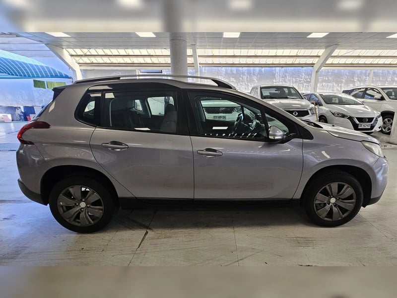 Peugeot 208 PEUGEOT 2008 ACTIVE BLUEHDI 1.6 2019 - Imagen 10 de 18