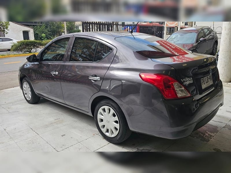 Nissan VERSA MT 2021 - Imagen 6 de 15