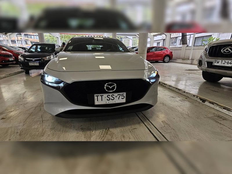 Mazda 3 SPORT CORE AT 2025 2025 - Imagen 8 de 15
