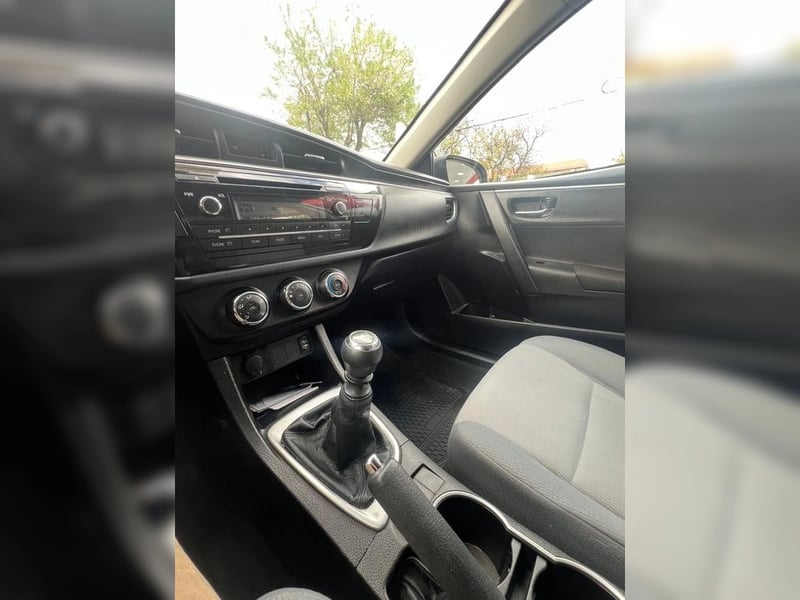 Toyota COROLLA gl 1.8 2016 - Imagen 12 de 14