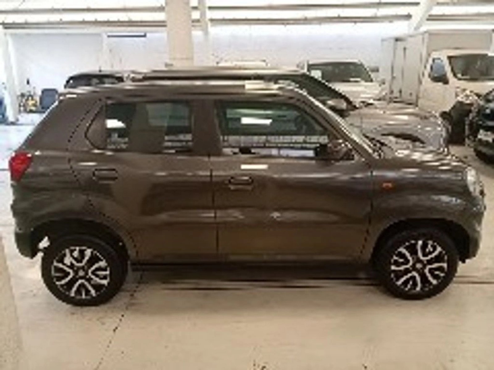 SUZUKI S-PRESSO SPRESSO 1.0 GLX PLUS MT 2023 - Imagen 6 de 12