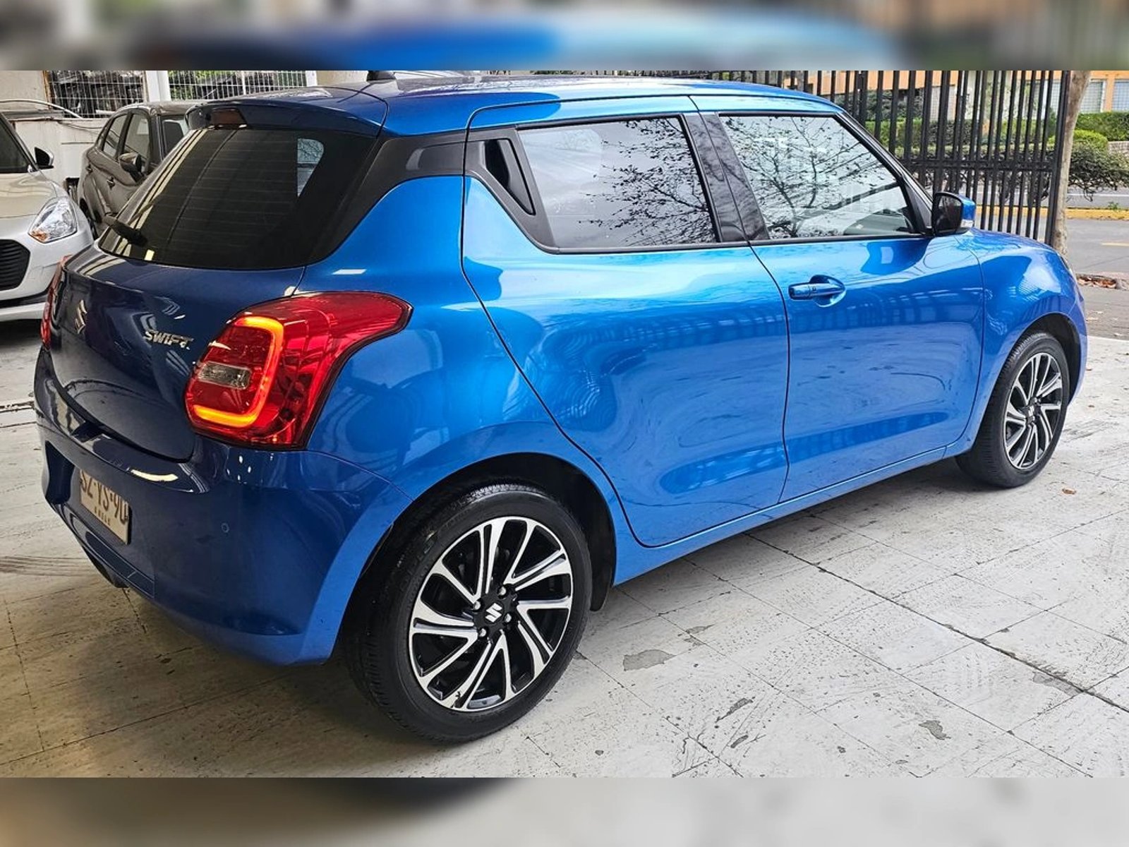 Suzuki SWIFT SWIFT GLX AT 2023 - Imagen 9 de 10