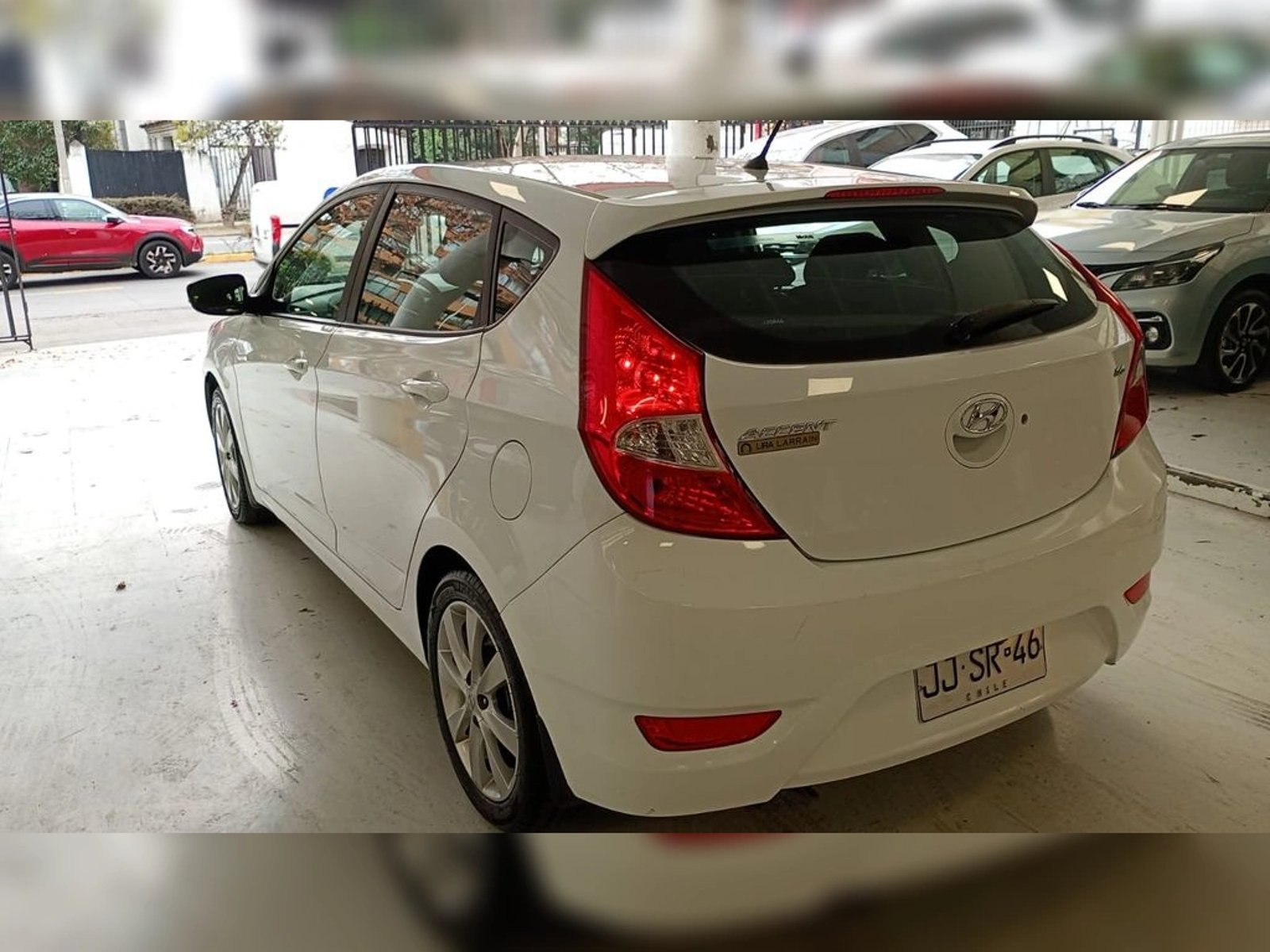 Hyundai ACCENT RB GL 1,6 AUT 2017 - Foto 3 de 20