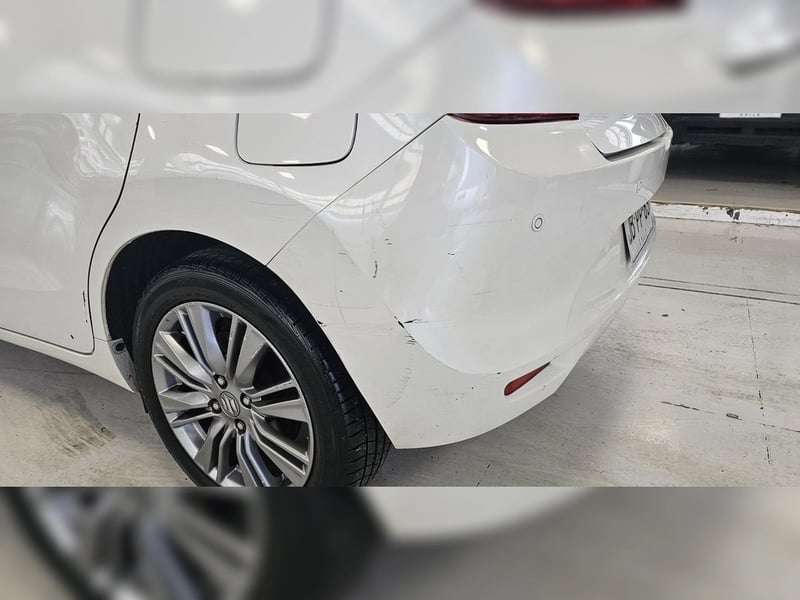 Suzuki BALENO Baleno glx at 2017 - Imagen 12 de 20